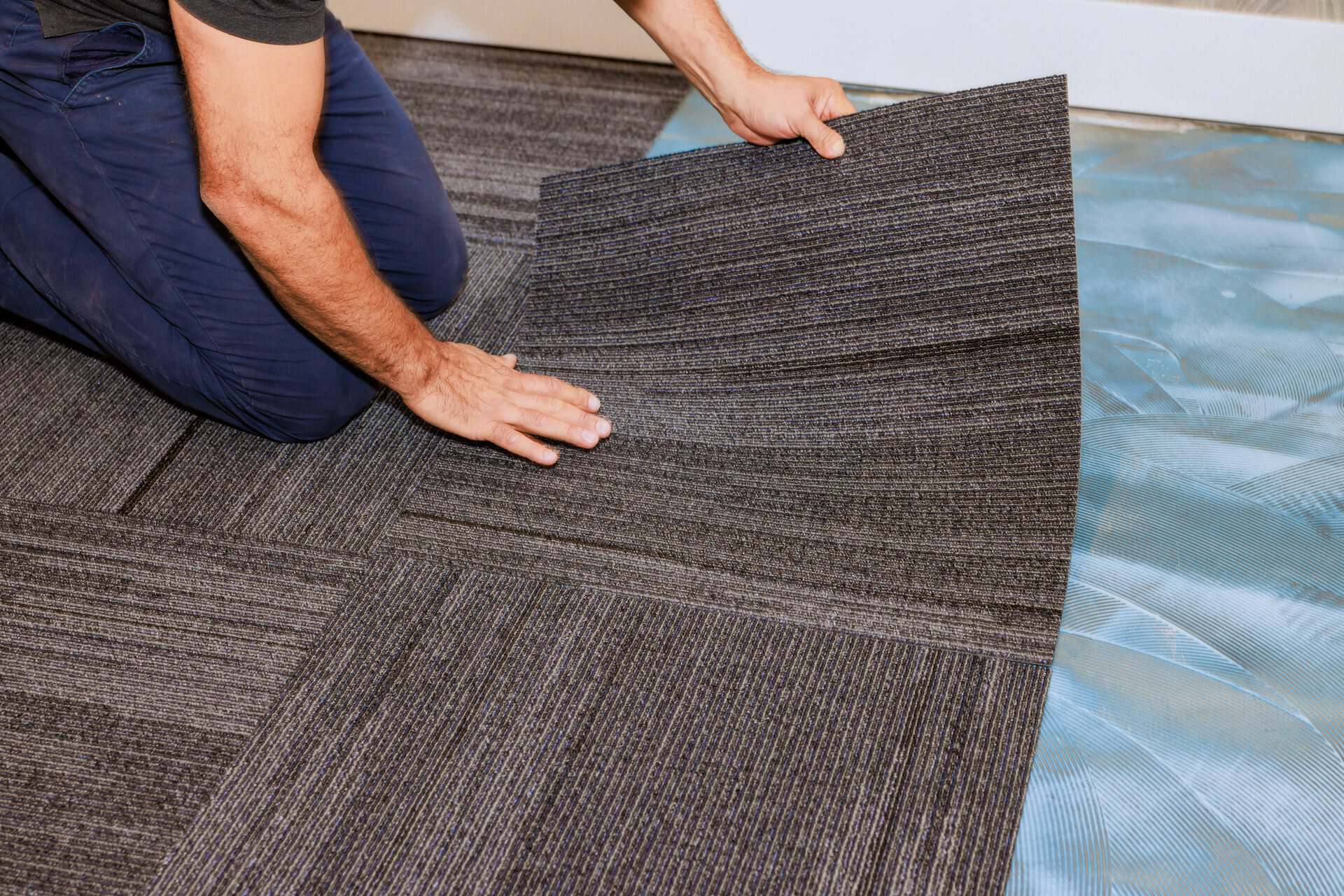 Comfortable striped carpet tiles for a care environment